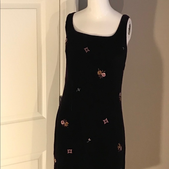 Dress - Picture 1 of 3